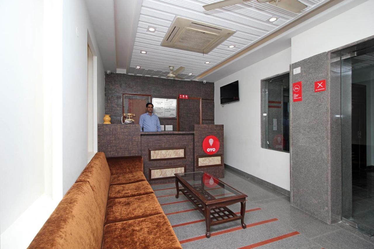 Oyo Hotel Blu Pebbles Near Delhi Airport Nova Deli Exterior foto