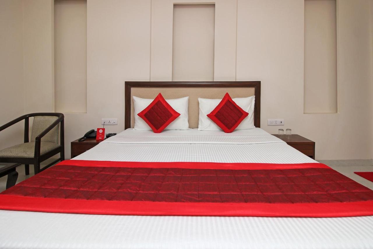 Oyo Hotel Blu Pebbles Near Delhi Airport Nova Deli Exterior foto