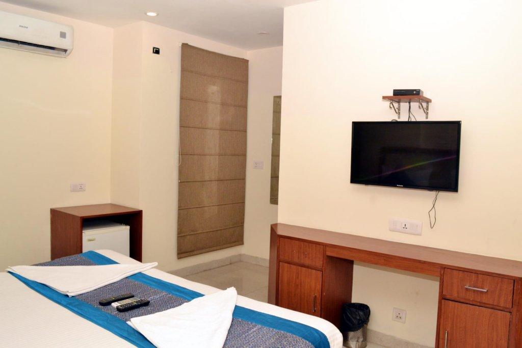 Oyo Hotel Blu Pebbles Near Delhi Airport Nova Deli Exterior foto